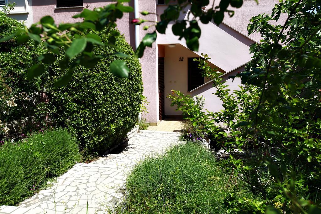 Apartments Stanic رافني الغرفة الصورة